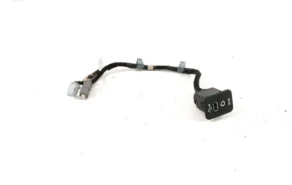 Dodge Journey USB socket connector 68068293AA