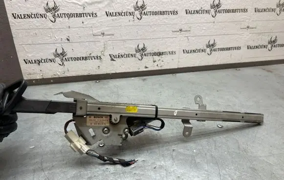 Mercedes-Benz CLK A209 C209 Seat belt adjustment motor 2038600282 0132004319