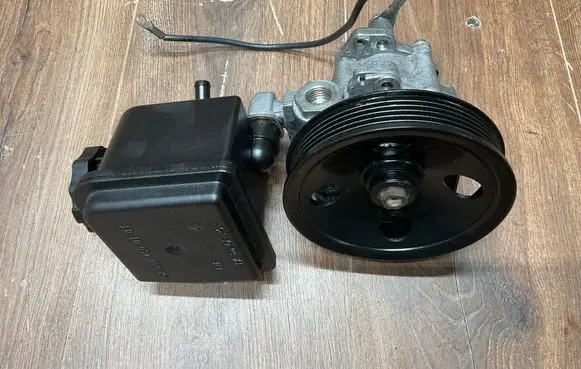 Mercedes-Benz E W210 Power steering pump 0024662401 A0004600183