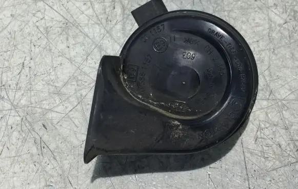 BMW 5 F10 F11 Horn signal 703881157 001157