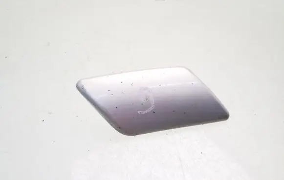 Volkswagen PASSAT B5 Headlight washer spray nozzle cap/cover 3B0955110A