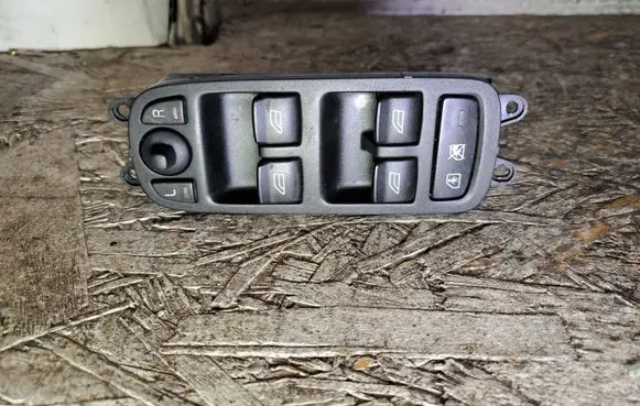Volvo V50 Electric window control switch 30710787 30710788 30710789