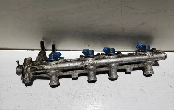 Fuel main line pipe