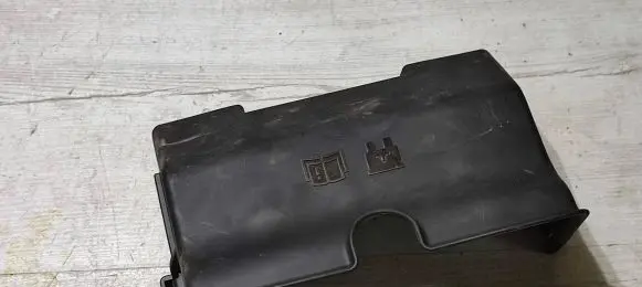 Volvo V40 Fuse box cover 30659278