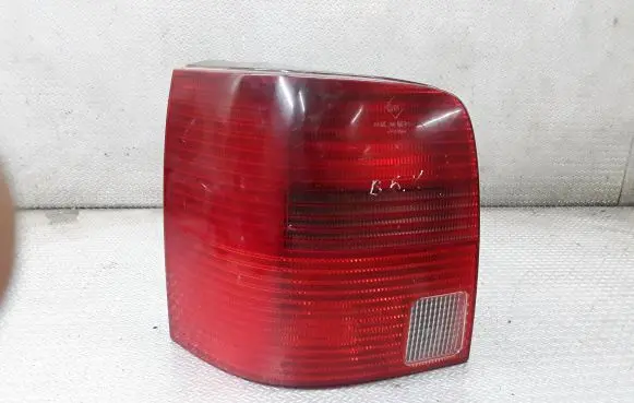 Volkswagen PASSAT B5 Rear/tail lights 3B9945112F