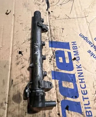 Mercedes-Benz R W251 Fuel main line pipe A6420700495 0601400103