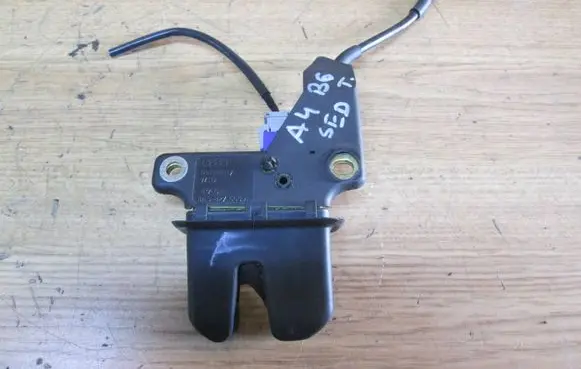 Audi A4 S4 B6 8E 8H Tailgate/trunk/boot lock/catch/latch 8E5827505A