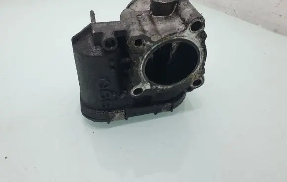 Opel Vivaro Throttle valve 8200330810E