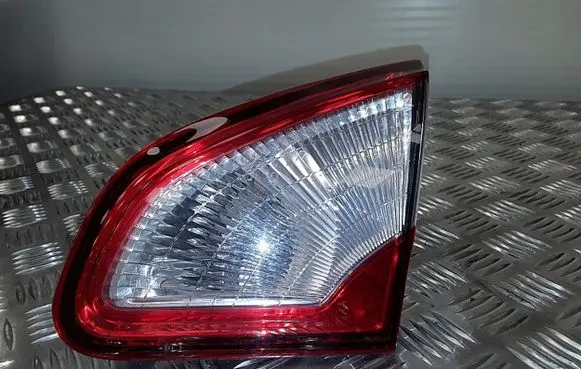 Nissan Qashqai Tailgate rear/tail lights 89503209