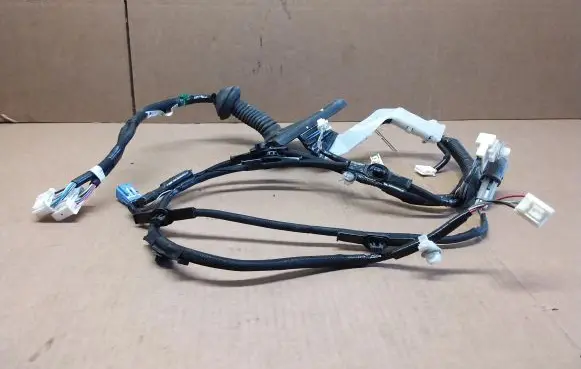 Toyota Prius+ (ZVW40) Front door wiring loom 8215147760