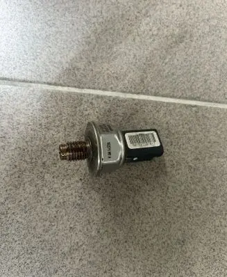 Peugeot Boxer Fuel pressure sensor 9814383880