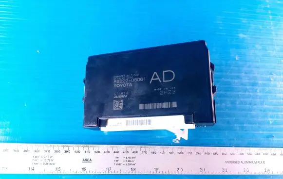 Toyota Sienna XL40 IV Door control unit/module 8922208061 41481411771