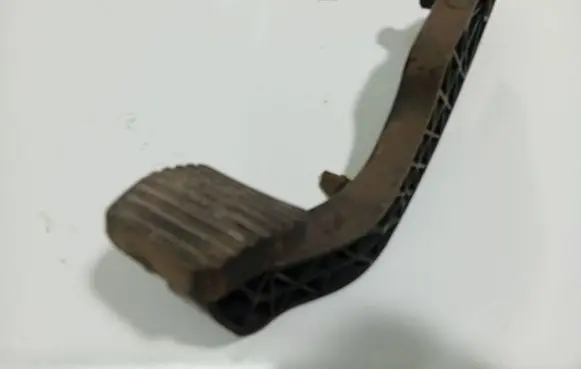 Peugeot 206 Brake pedal 