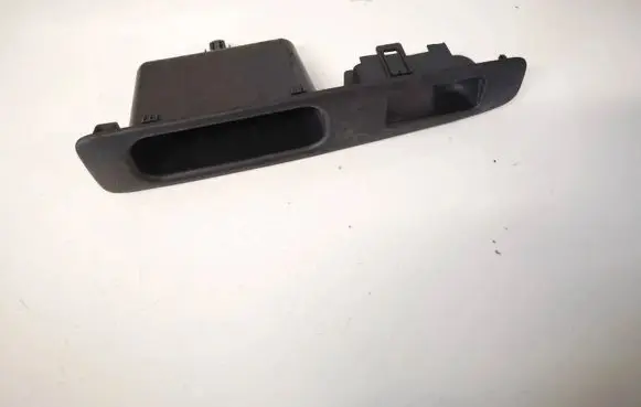 Nissan Qashqai Front door window switch trim 