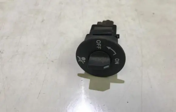 Passenger airbag on/off switch