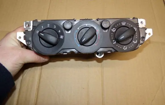 Ford Focus Climate control unit 7M5T19980AA
