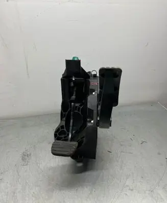 Renault Trafic III (X82) Brake pedal 465016415R 81007104 93459474