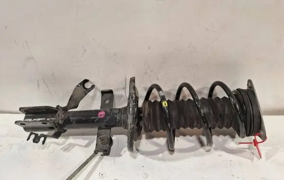 Renault Clio IV Front shock absorber/damper