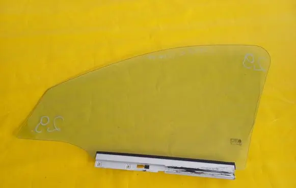 Opel Corsa C Front door window glass four-door