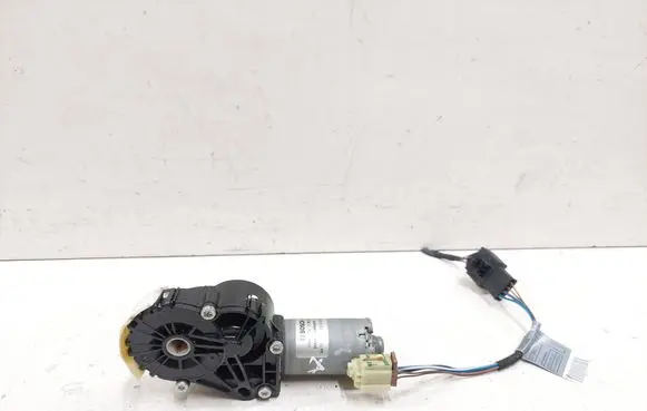 BMW X6 E71 Seat adjustment motor 0390204002 4470774 52109168746