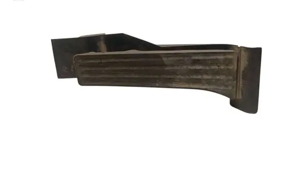 Accelerator throttle pedal