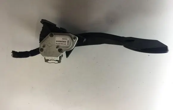 Volvo S60 Accelerator throttle pedal 30636005