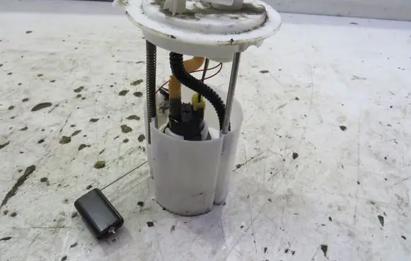 Nissan Note (E12) In-tank fuel pump 0580203163