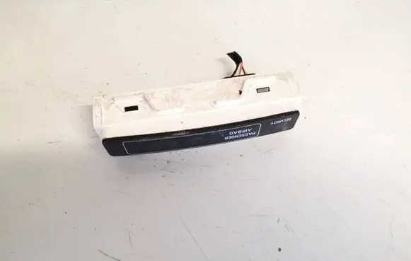 Passenger airbag on/off switch