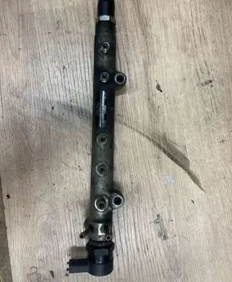 Toyota Yaris Fuel main line pipe 0445214032