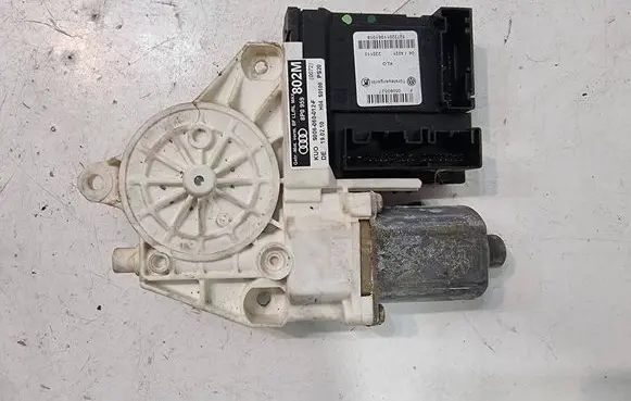 Audi A3 S3 8P Front door window regulator motor 8P0959802M 63273 S006060012F