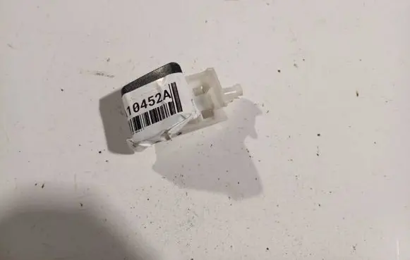 Engine bonnet (hood) release handle
