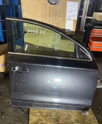 Audi Q7 4L Front door