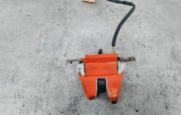 Volkswagen Fox Tailgate lock latch 5Z6827505B