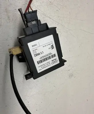 Audi A4 S4 B7 8E 8H Auxiliary heating control unit/module HV200SV0102 8E0909509 221000318500