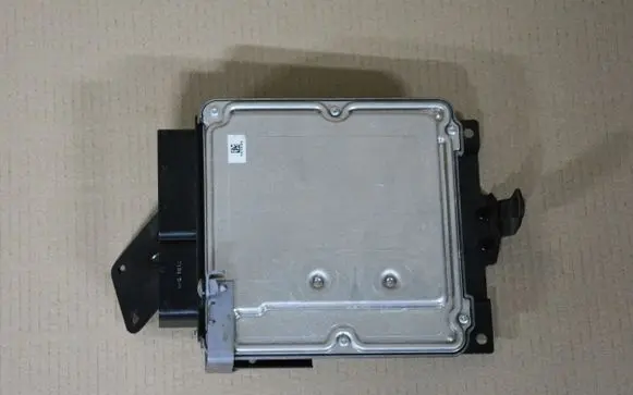 Volkswagen Touareg II Engine control unit/module ECU 7P0907645
