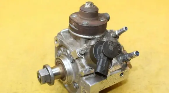 Citroen C4 III e-C4 Fuel injection high pressure pump 9688499680