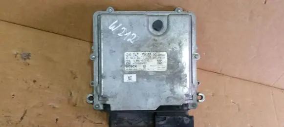 Mercedes-Benz E W212 Engine control unit/module ECU A6421508900