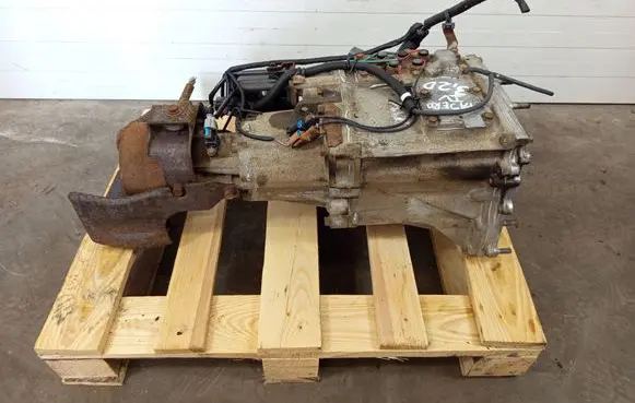Mitsubishi Pajero Gearbox transfer box case 3242A102