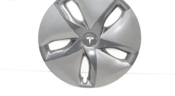 Tesla Model 3 R17 wheel hub/cap/trim 104423199B