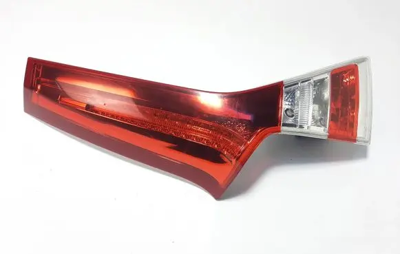 Volvo XC70 Tailgate rear/tail lights 