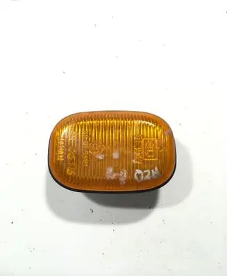 Toyota RAV 4 (XA20) Front fender indicator light 6R019461 E13013047