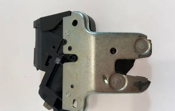 Audi S5 Tailgate/trunk/boot lock/catch/latch 4F5827505D 4F5827505