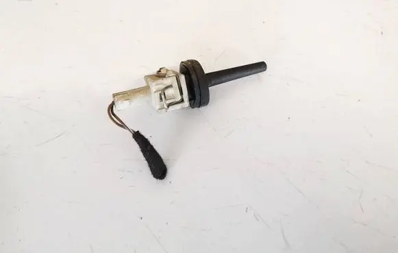 Audi A4 S4 B5 8D Outside/exterior temperature sensor 4a0820539