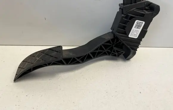 Skoda Superb B8 (3V) Accelerator throttle pedal 5Q1723503H 6PV01062111