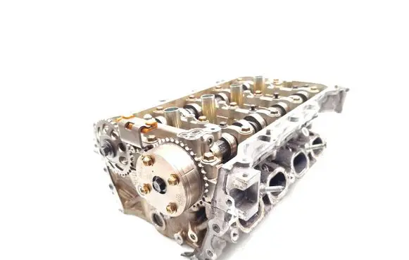 Toyota Auris E180 Engine head 1509221227 1515B12149