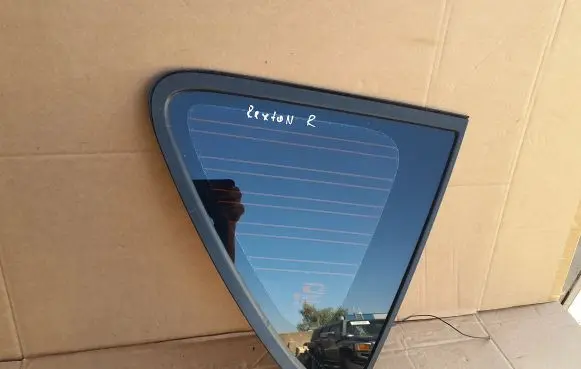 SsangYong Rexton Rear side window