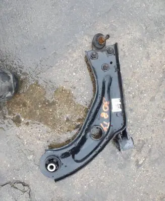 Peugeot 308 Front lower control arm/wishbone