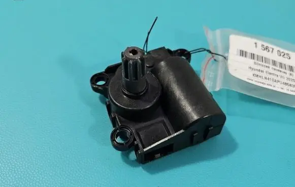 Hyundai Elantra VII A/C air flow flap actuator/motor D332CK8AA04 IMPRK1567025