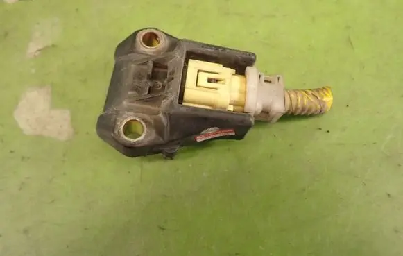 Subaru Legacy Airbag deployment crash/impact sensor