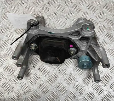 Nissan Qashqai J12 Engine mount bracket 112546UB0B